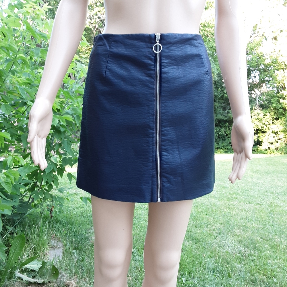 H & M Divided #203 Women's Mini Skirt Sz 6 NW Out Tags Faux Leather Lined Blue